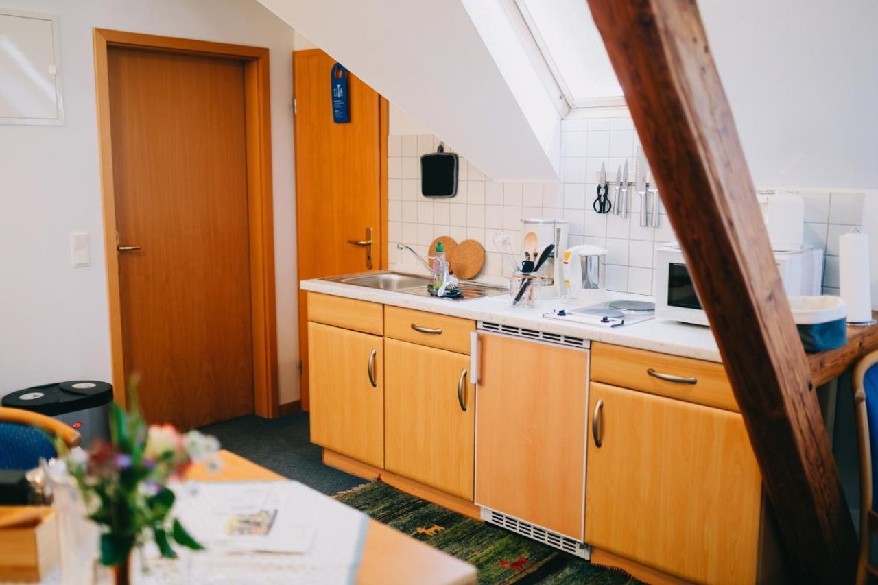 Bio-Weingut Staffelter Hof Guest House Krov Bagian luar foto