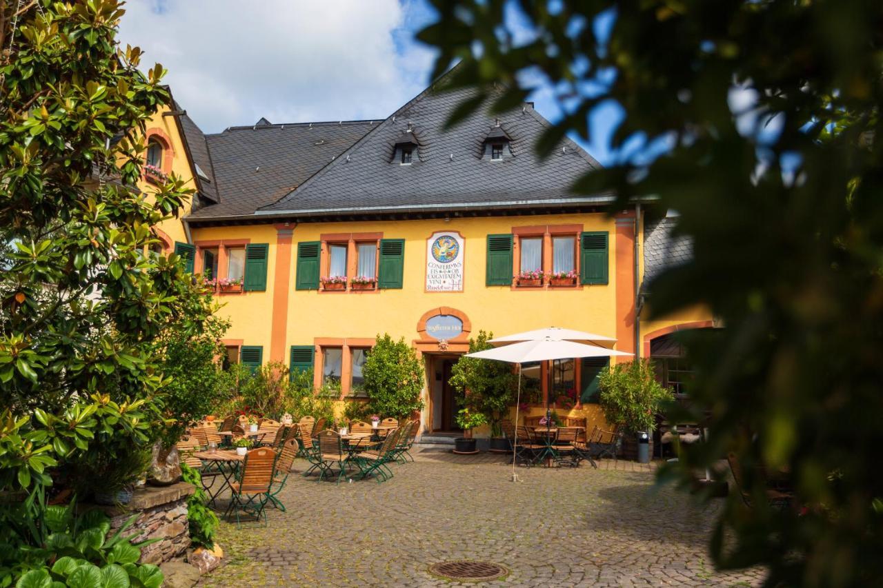 Bio-Weingut Staffelter Hof Guest House Krov Bagian luar foto